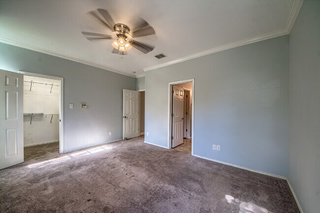 Building Photo - OFFERING 50% OFF THE 1ST MONTH'S RENT