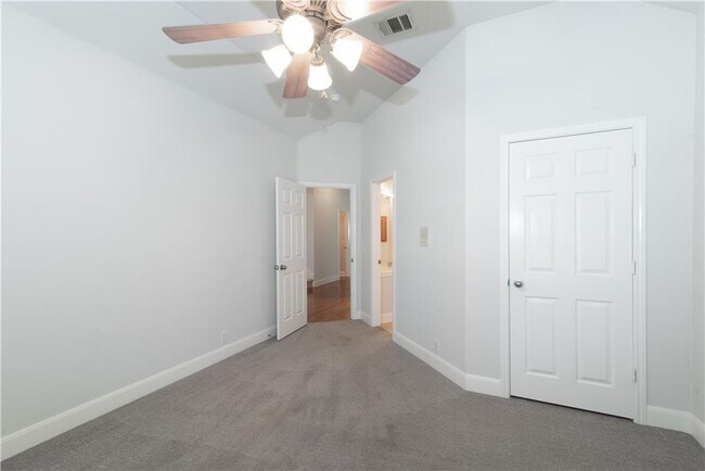 Building Photo - 2611 Salerno Pl