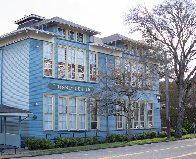 Building Photo - 709 N 68th St