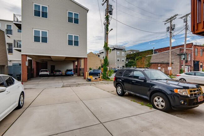 Building Photo - 1127 S Hanover St