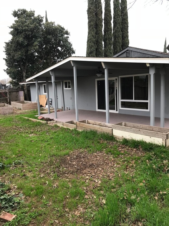 Building Photo - 2717 El Segundo Dr