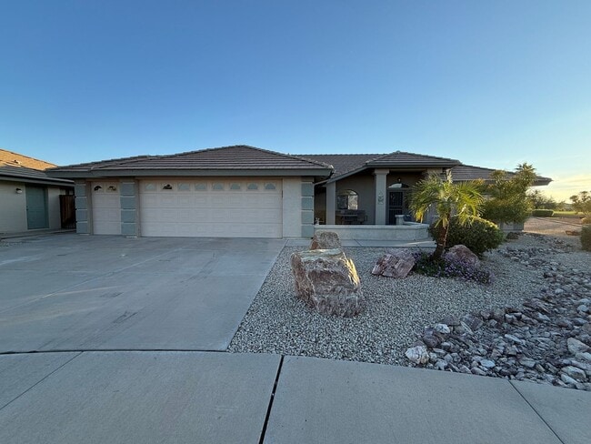 Building Photo - SUNLAND SPRINGS 55+ CORNER LOT 3 BEDROOM 2 BATHROOM FULLY FURNISHED HOME