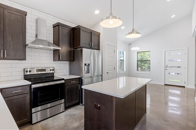 Building Photo - 1114 N Olive St