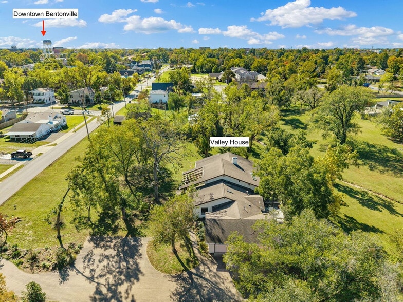 Building Photo - 515 NW D St