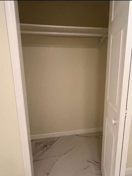 Building Photo - 222 Snowy Oak Rd