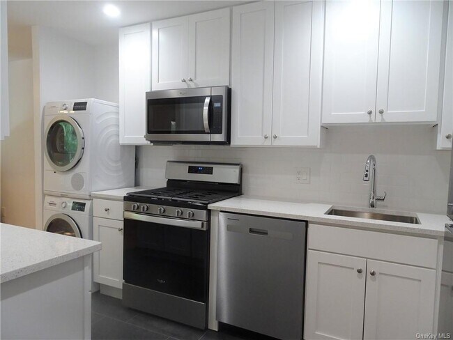 Building Photo - 300 Livingston Ave