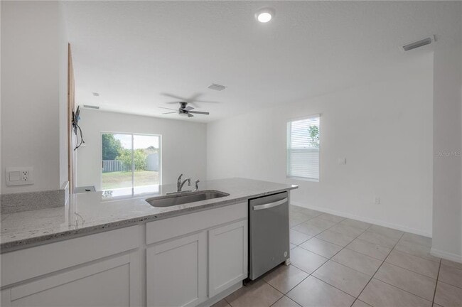 Building Photo - 17042 Oval Rum Dr