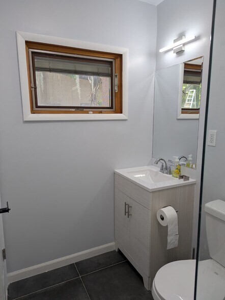 2nd Bath - 2220 NE 37th St