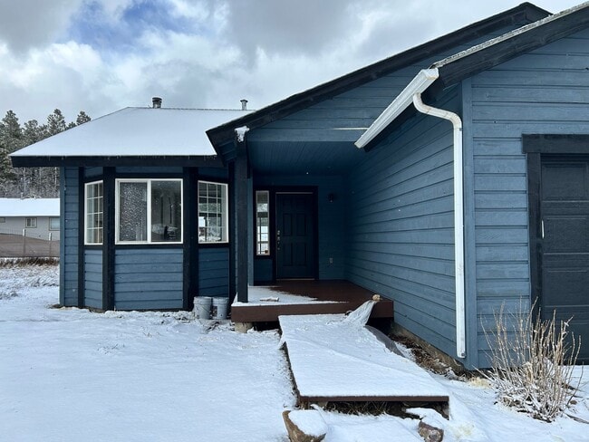 Building Photo - Recently Renovated Beautiful Forest Lakes Home - 3bd/ 2ba w/Attached Garage