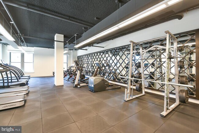 Building Photo - 901 H St NE