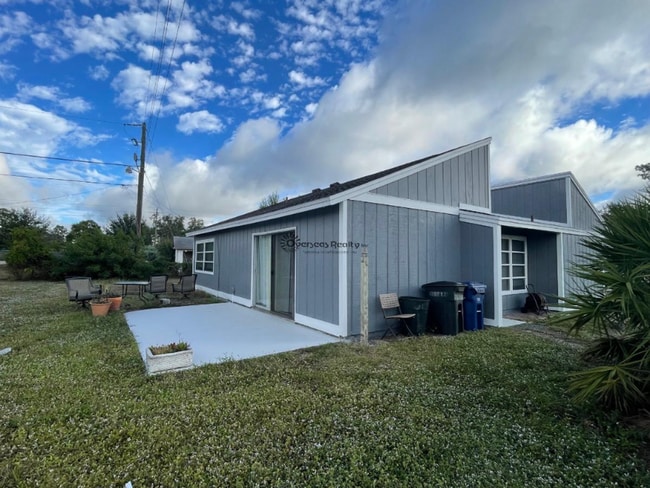 Building Photo - 7011-7013 Brentford Rd