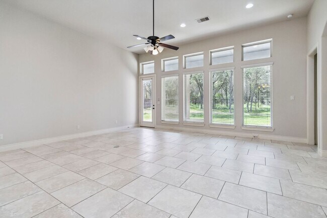 Building Photo - 944 Wilderness Oaks