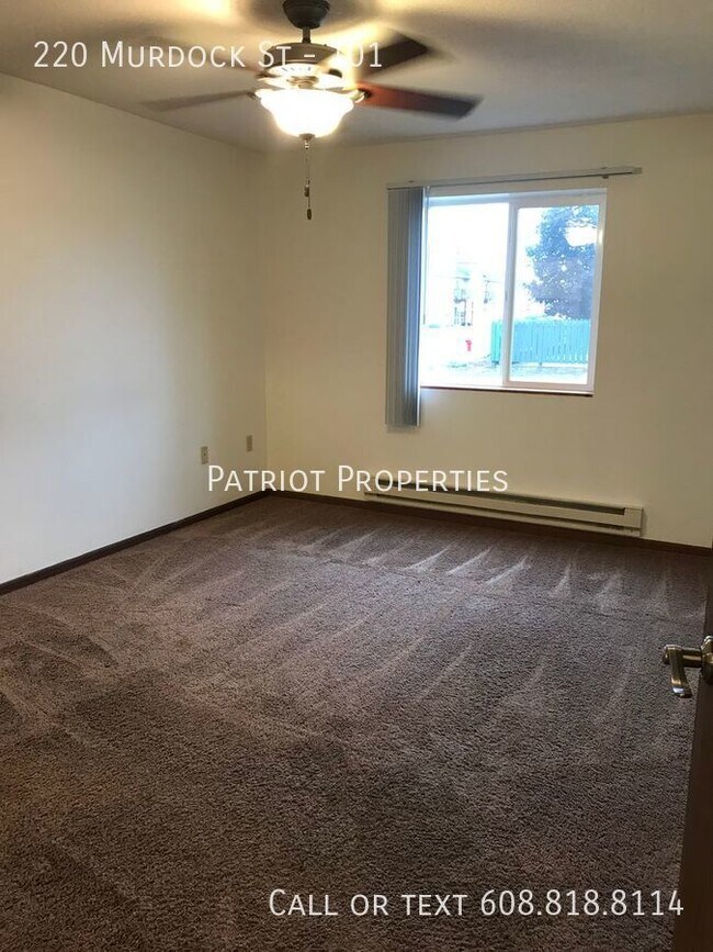 Building Photo - 220 Murdock St