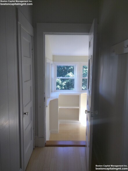 Building Photo - 55 Moreland St