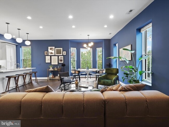 Building Photo - 770 Park Rd NW