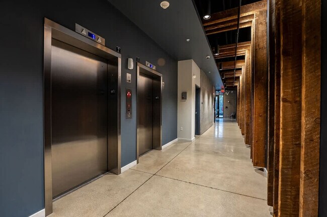 Building Photo - 1229 W 1st Ave