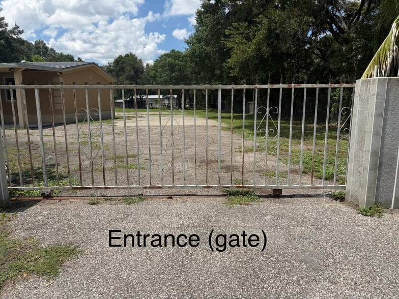 Building Photo - 12106 Waterview Dr