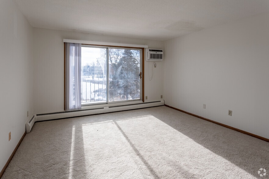 1BR, 1BA - 619SF - Living Room - Solace on Lake Minnetonka