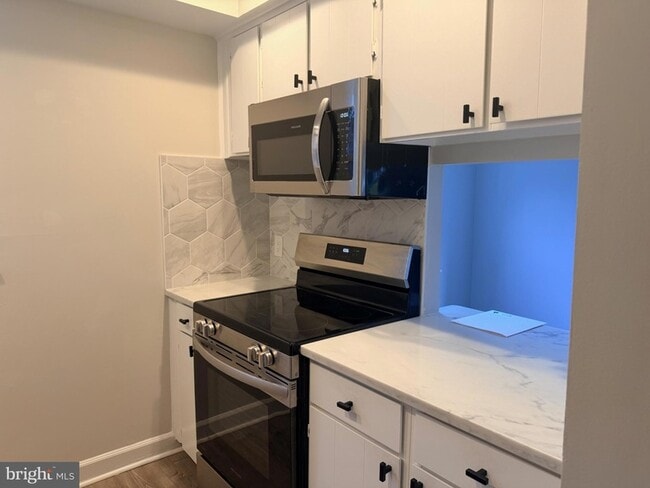 Building Photo - 2733 S Buchanan St