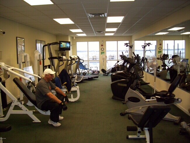 Building Photo - 6500 Bridge Water Way