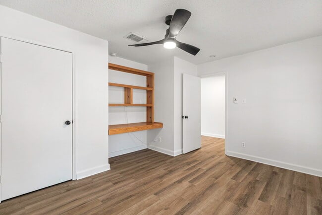 Building Photo - 16031 Watering Point Dr