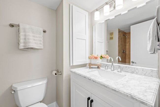 Building Photo - 3301 S Ocean Blvd