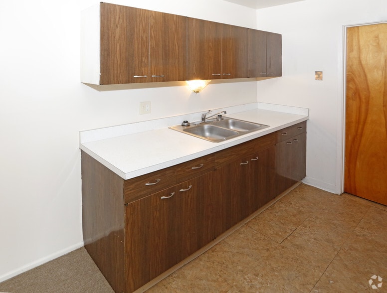 2BR,1BA - Meadow Lane Apartments