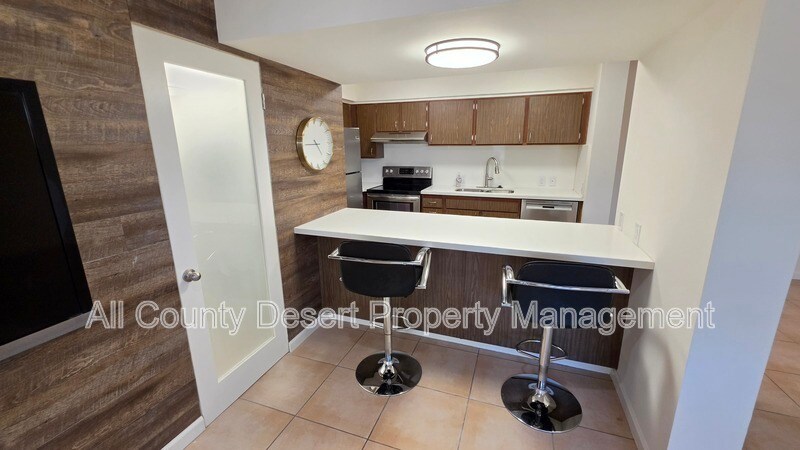 Building Photo - 2504 N Whitewater Club Dr
