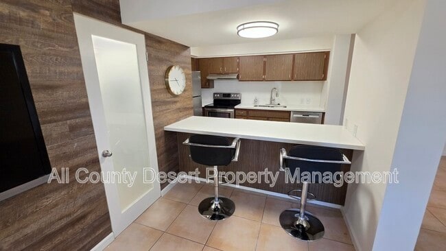 Building Photo - 2504 N Whitewater Club Dr
