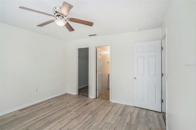 Building Photo - 8512 Lazy River Dr