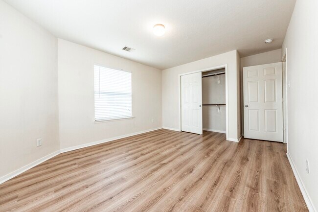 Building Photo - 913 Boxelder Pointe
