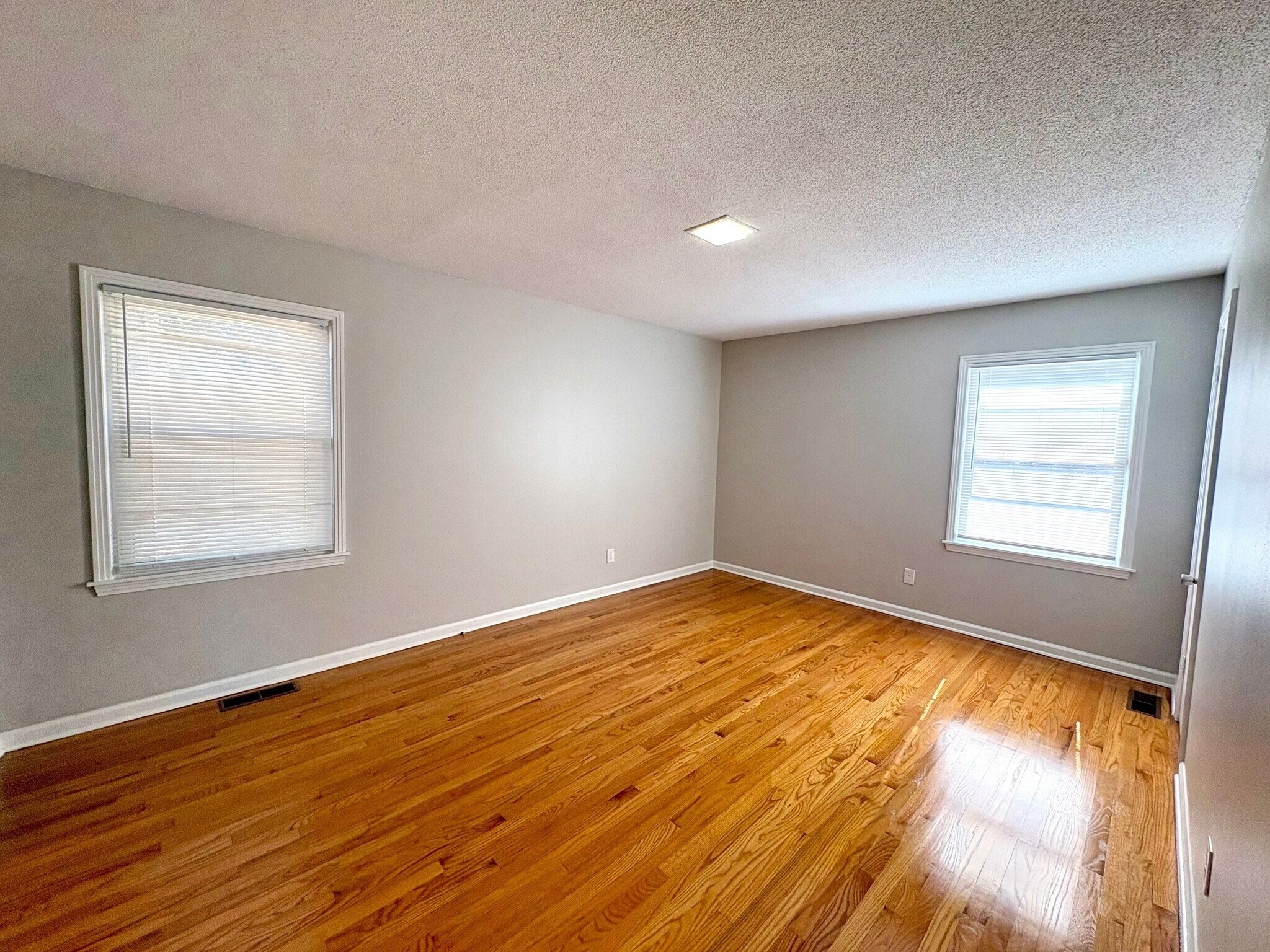 Building Photo - 60 Franwood Dr