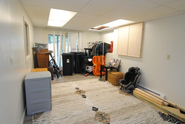 Building Photo - 7 Meadowview Cir