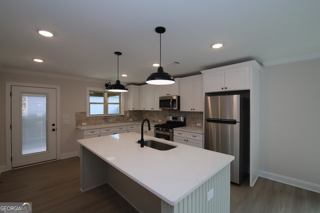 Building Photo - 512 Springdale Dr