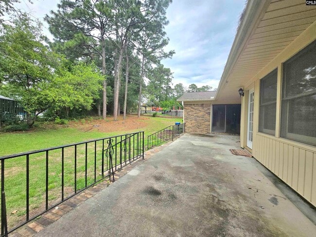 Building Photo - 77 Northlake Rd