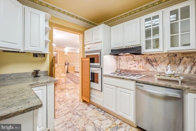 Building Photo - 5101 River Rd