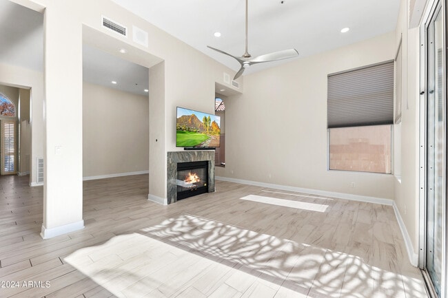 Building Photo - 11811 E Terra Dr