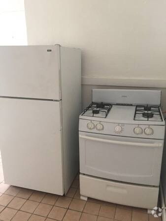 Building Photo - 8 Adella Pl