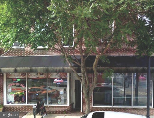 Building Photo - 301 W State St