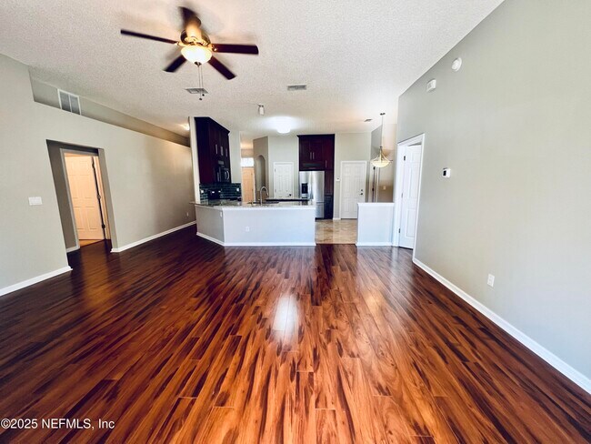 Building Photo - 1585 E Windy Willow Dr