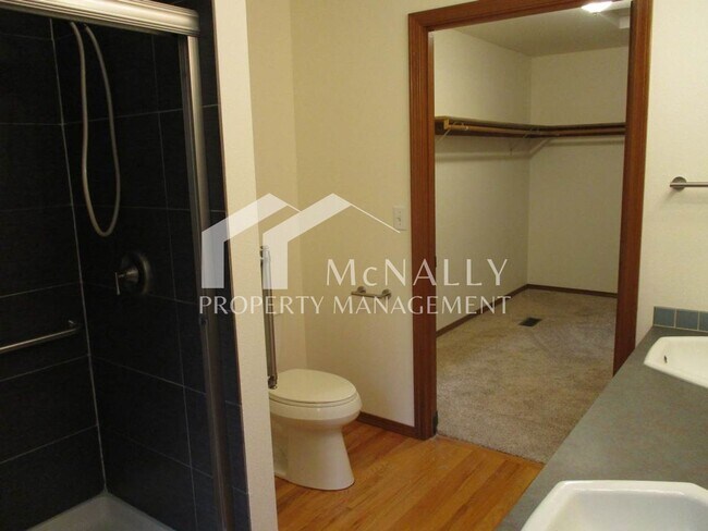 Building Photo - Beautiful 3 Bedroom 2.5 Bath Home in Gig Harbor