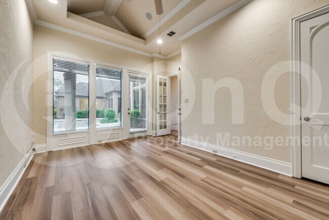Building Photo - 5224 Longvue Dr