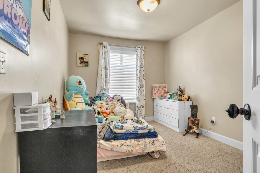 Bedroom 2 - 1273 N Baycrest Dr