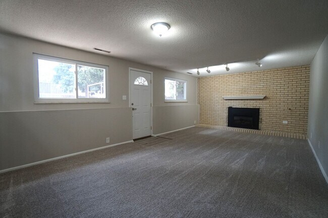 Building Photo - 5007 Alta Loma Rd