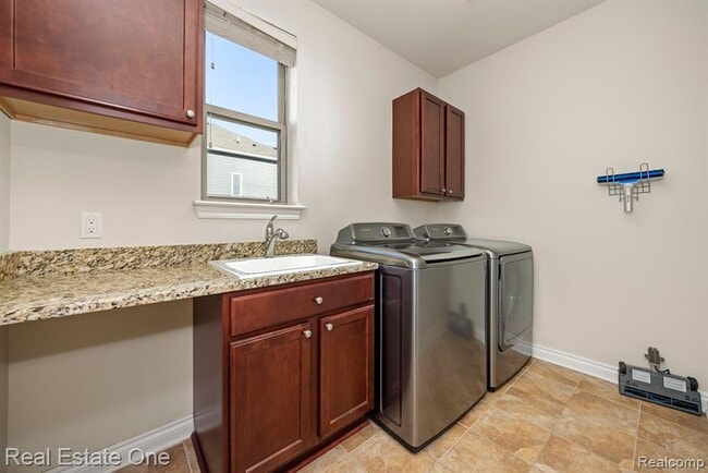 Building Photo - 101 Oakland Crest Dr