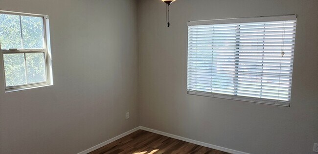 Building Photo - Stunning Estates at the Spectrum!