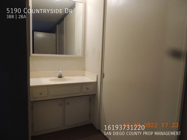 Building Photo - 5190 Countryside Dr
