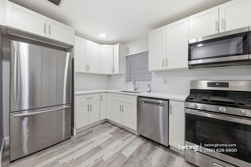 Building Photo - 980 NW 200th Terrace