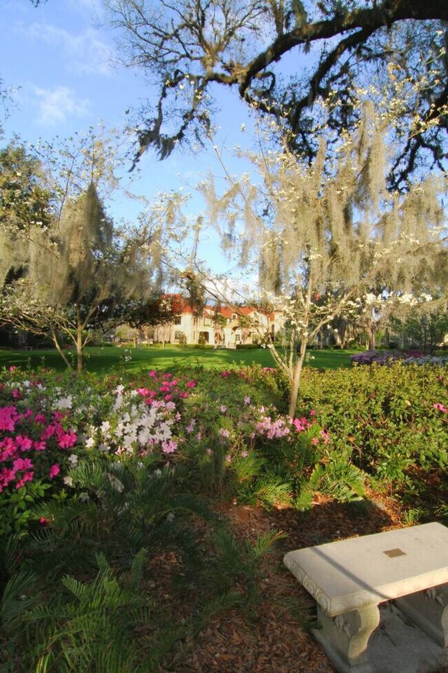 Building Photo - 406 NE 7th Ave