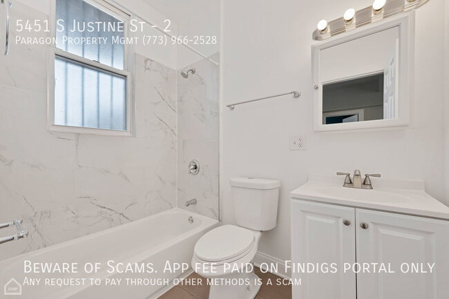 Building Photo - 5451 S Justine St